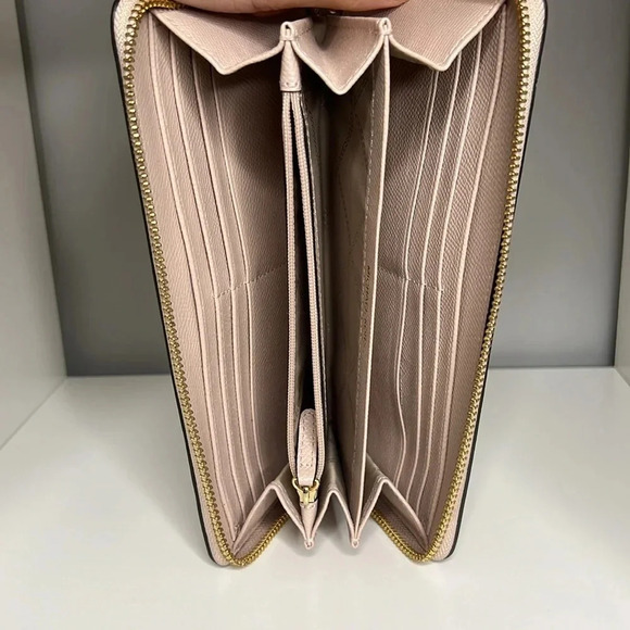 Michael Kors Saffiano Leather Continental Wallet - Soft Pink - EUC - Picture 5 of 10